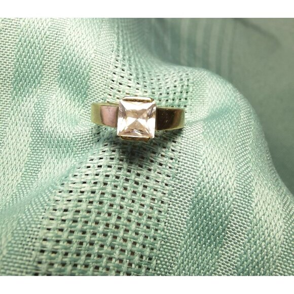 Vintage 10K Yellow Gold Ring w/ Princess Cut Clear Stone – Signed RC Size 4 - Picture 9 of 16